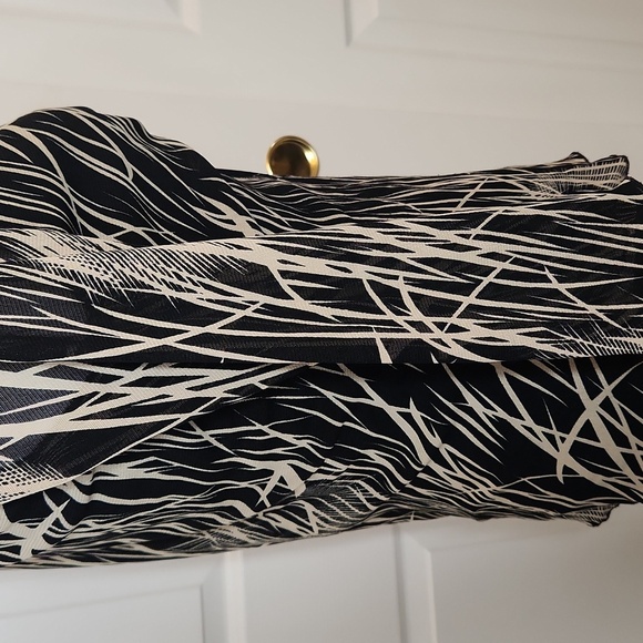 JTLA California Women's Black and Cream/Tan Monotone Forest Print Top Size SP - Picture 8 of 12